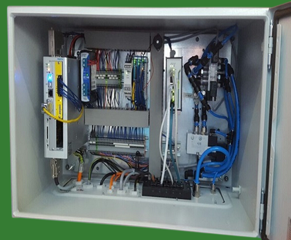 SPS und HMI in Schaltschrank